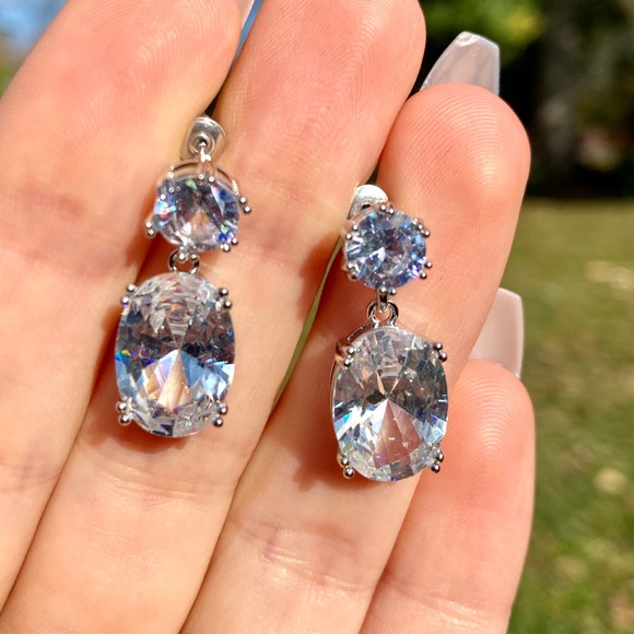 NEW Gorgeous silver plated Sparkle ❇️ Earrings - Picture 4 of 7